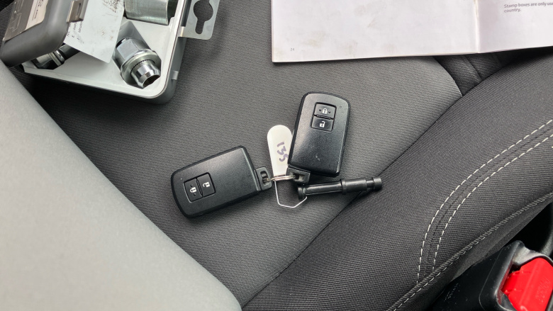 Toyota Yaris 1.5 Hybrid Icon Tech 5dr CVT Hybrid Hatchback